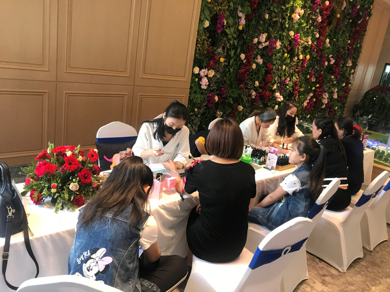 千言萬語，不如傾心陪伴  ——百酈灣項(xiàng)目感恩母親節(jié)活動(dòng)