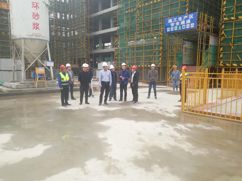 石磊  王學明調(diào)研上海甘建投