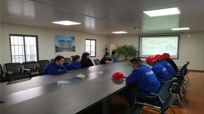 百酈玲瓏府項(xiàng)目展開《保障農(nóng)民工 工資支付條例》宣傳活動(dòng)