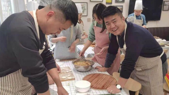 “溫情迎冬至、熱鬧餃子宴” ——公司工會(huì)開展迎冬至包餃子活動(dòng)