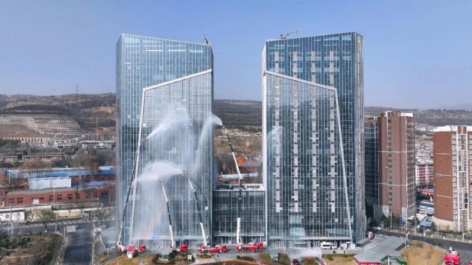 甘肅建投天水中心項(xiàng)目參與甘肅省消防救援總隊(duì)高層建筑滅火救援實(shí)戰(zhàn)演練