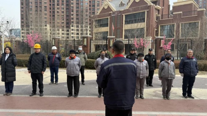 以練筑防 守護(hù)平安——物業(yè)公司組織開展電梯應(yīng)急演練